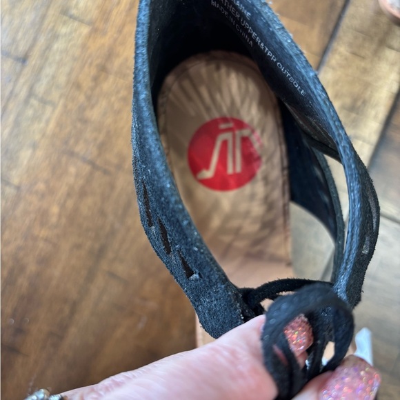 UV Brand new in box, healed sandals size 8, 3 1/2 heel. Black leather lace up - Picture 6 of 6